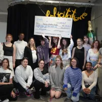 Des étudiantes et étudiants en Commercialisation de la mode ont organisé un défilé de mode pour soutenir ANEB